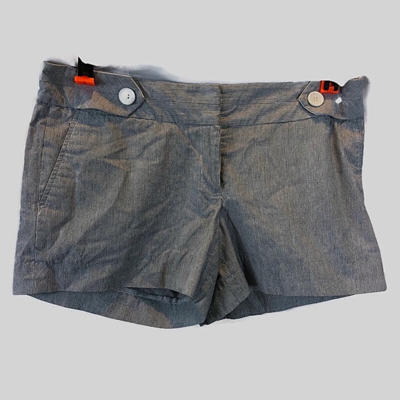 Outback Red Pants - Outback Red shorts with two buttons in front